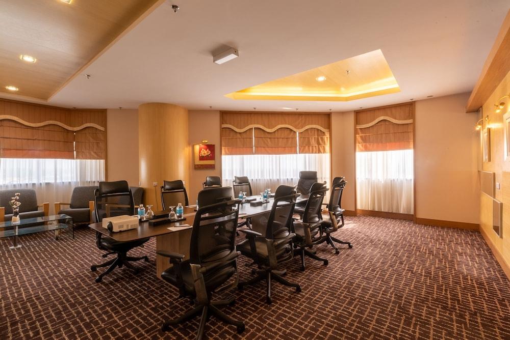 New World Suites Bintulu Exteriér fotografie