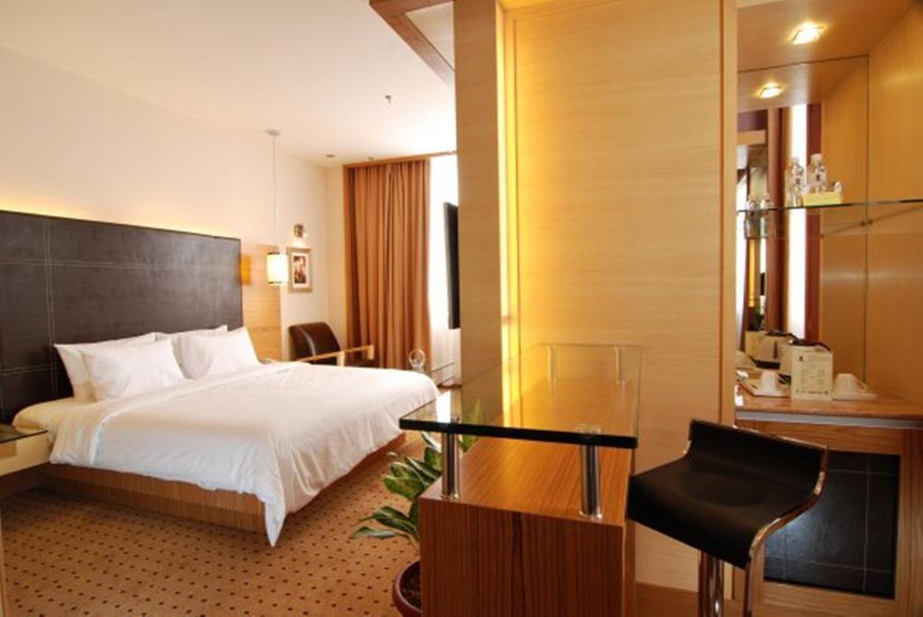 New World Suites Bintulu Exteriér fotografie