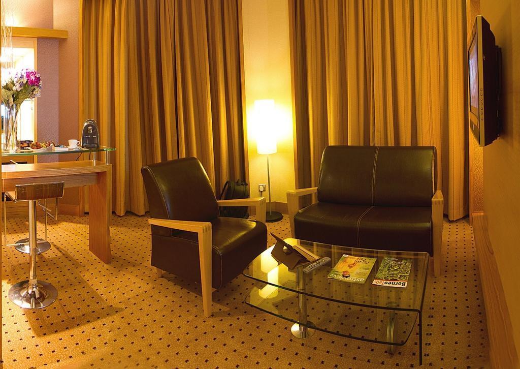New World Suites Bintulu Exteriér fotografie