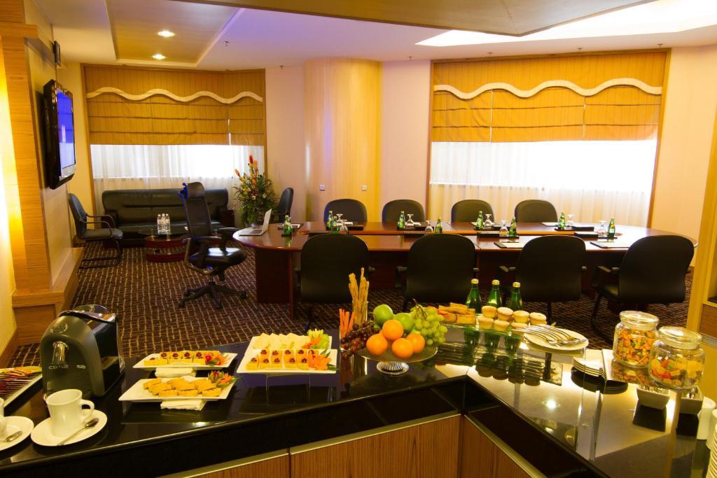 New World Suites Bintulu Exteriér fotografie